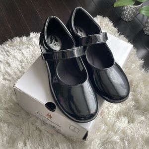 Hush Puppies Girl’s Black Patent Leather Shoes - Size 3.5